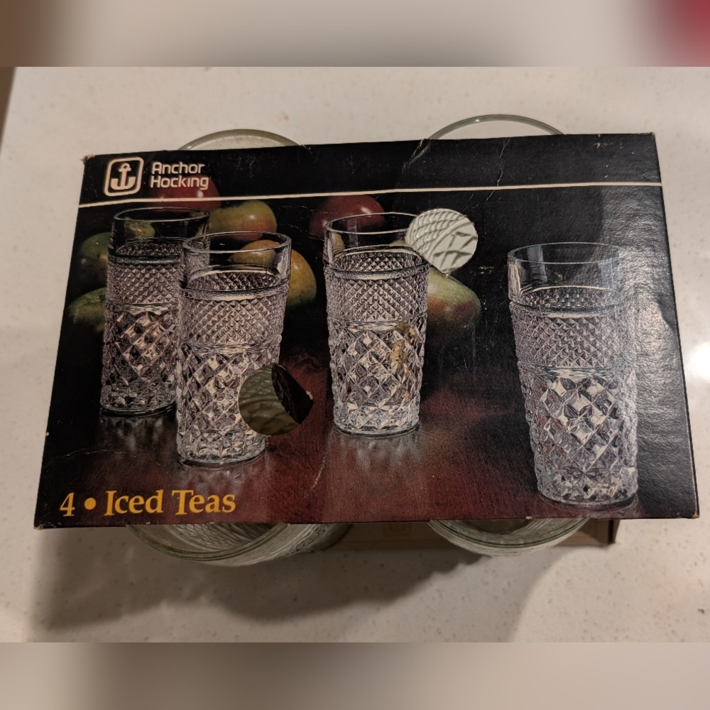 Anchor Hocking Clear Cut Pattern Glass Tumblers - Clear